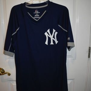 Authentic NY Yankees shirt mens large